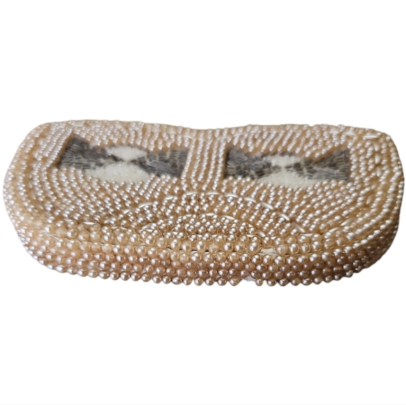 Vintage 1940s Japanese Ivory Pearl Hand Beaded Coin Purse - Picture 5 of 11